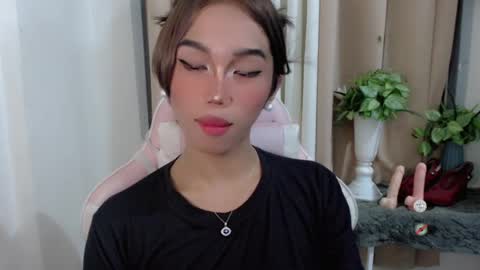 Snapshot of hot_khianna chatting on 05/29/26, 02:37 Khianna online show from 05/29/26, 02:37