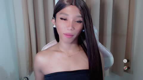 Snapshot of hot_khianna chatting on 07/25/26, 12:36 Khianna online show from 07/25/26, 12:36