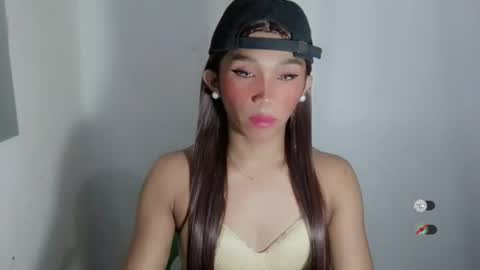 Snapshot of hot_khianna chatting on 08/08/26, 04:42 Khianna online show from 08/08/26, 04:42