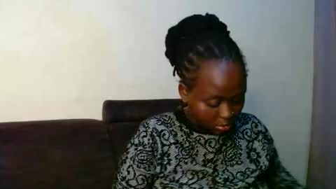 Linah online show from 11/12/25, 06:52