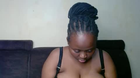 Linah online show from 11/27/25, 03:36