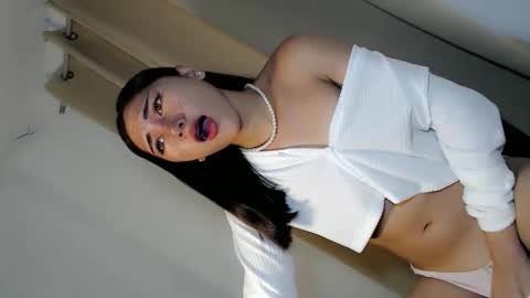 Snapshot of hot_little_angel18 chatting on 06/03/26, 01:19 hot_little_angel18 online show from 06/03/26, 01:19