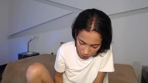 Snapshot of hot_little_bunny chatting on 10/15/25, 09:15 Alana online show from 10/15/25, 09:15