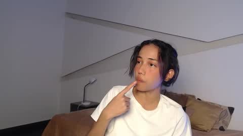 Snapshot of hot_little_bunny chatting on 10/20/25, 09:15 Alana online show from 10/20/25, 09:15