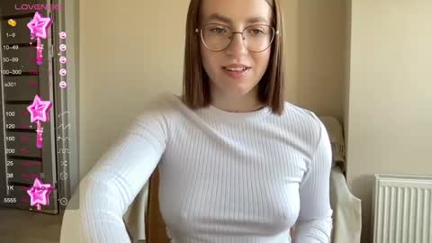 Lina online show from 02/26/25, 12:03