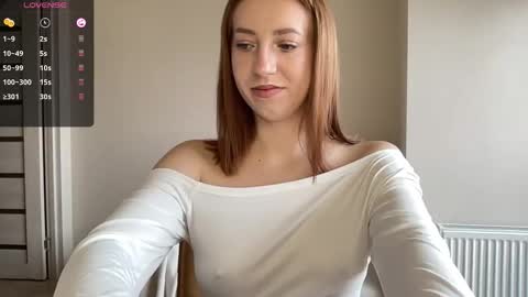 Snapshot of hot_lliinns chatting on 09/18/25, 06:59 Lina online show from 09/18/25, 06:59