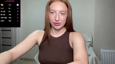 Snapshot of hot_lliinns chatting on 10/21/25, 05:35 Lina online show from 10/21/25, 05:35