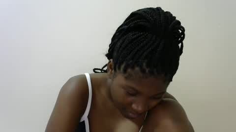 LONNAH online show from 02/09/25, 09:05