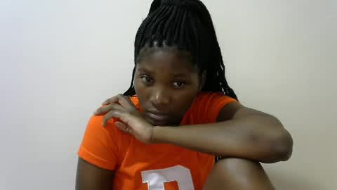 LONNAH online show from 02/11/25, 09:46