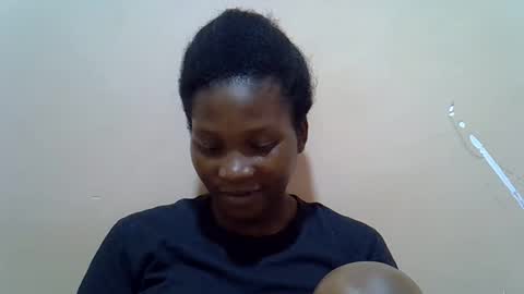 Snapshot of hot_lonnah chatting on 09/25/25, 08:29 LONNAH online show from 09/25/25, 08:29