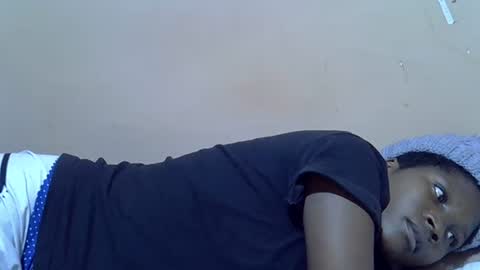 Snapshot of hot_lonnah chatting on 09/30/25, 02:22 LONNAH online show from 09/30/25, 02:22