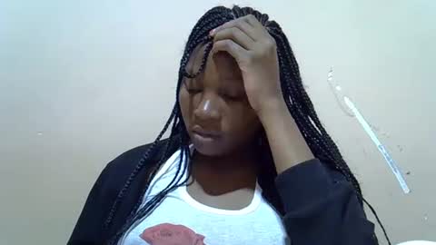 Snapshot of hot_lonnah chatting on 10/03/25, 02:41 LONNAH online show from 10/03/25, 02:41