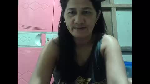 Snapshot of hot_mama09 chatting on 10/23/25, 08:51 hotmama online show from 10/23/25, 08:51