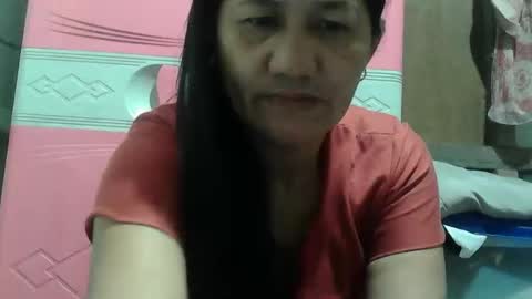 Snapshot of hot_mama09 chatting on 10/25/25, 09:53 hotmama online show from 10/25/25, 09:53