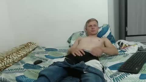 Snapshot of hot_mann11 chatting on 03/11/25, 01:26 angel online show from 03/11/25, 01:26