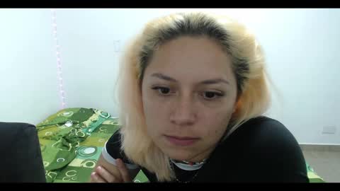 Mia online show from 01/31/25, 11:56