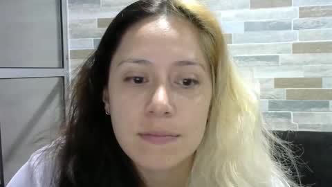 Mia online show from 09/12/25, 12:22
