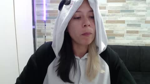 Mia online show from 09/24/25, 02:04