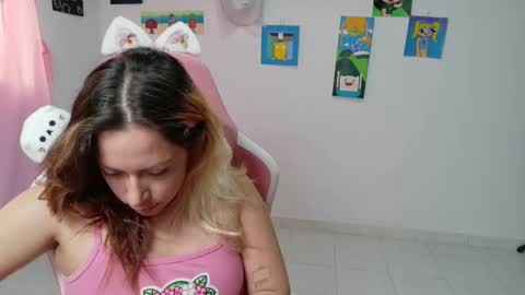 Snapshot of hot_mommymia chatting on 02/03/26, 01:38 Mia online show from 02/03/26, 01:38