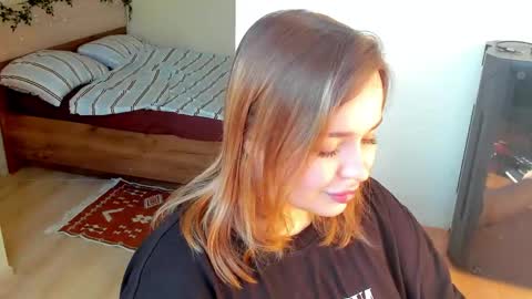Moon online show from 06/06/26, 02:44