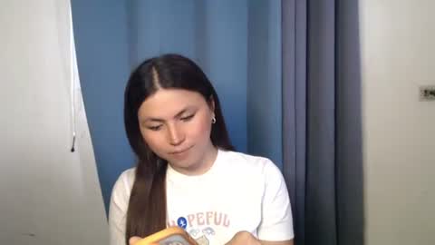Snapshot of hot_precious_nikki chatting on 02/27/26, 07:08 Nikki online show from 02/27/26, 07:08