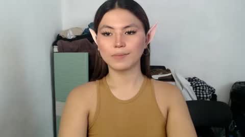 Snapshot of hot_precious_nikki chatting on 04/28/26, 07:46 Nikki online show from 04/28/26, 07:46
