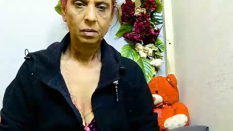 hot queen online show from 06/21/26, 08:50