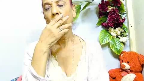hot queen online show from 06/24/26, 05:06