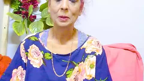 hot queen online show from 07/21/26, 05:43