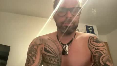 letmedoo2 online show from 09/28/25, 08:03