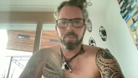 letmedoo2 online show from 10/19/25, 04:18