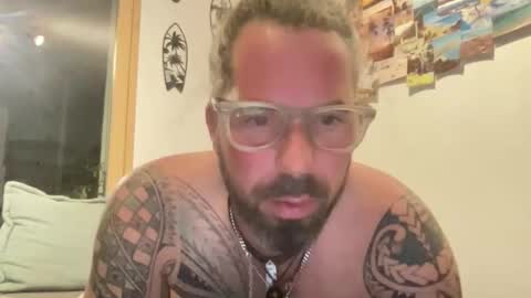 Snapshot of hot_sex83 chatting on 10/28/25, 05:37 letmedoo2 online show from 10/28/25, 05:37