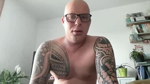 letmedoo2 online show from 05/19/26, 06:20