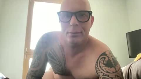 letmedoo2 online show from 05/25/26, 04:02