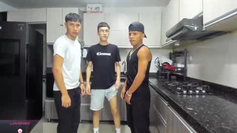 Vanesa Oliver and Andrew online show from 10/05/25, 11:02