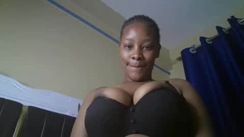 Snapshot of hot_sexxxy_bitch chatting on 06/03/26, 02:44 Amanda online show from 06/03/26, 02:44