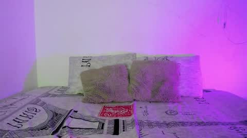 Snapshot of hot_sexy_lia chatting on 01/13/26, 12:05 online show from 01/13/26, 12:05