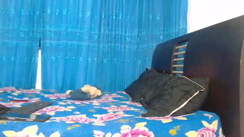 Snapshot of hot_sharks__ chatting on 10/06/25, 07:50 Hot Sharks   online show from 10/06/25, 07:50