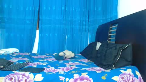 Snapshot of hot_sharks__ chatting on 10/08/25, 10:24 Hot Sharks   online show from 10/08/25, 10:24