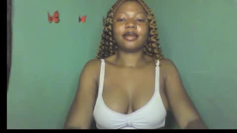 Snapshot of hot_stellaa chatting on 10/11/25, 07:18 Stella online show from 10/11/25, 07:18