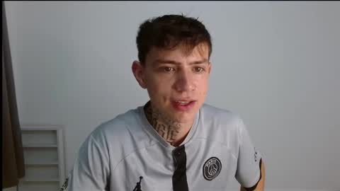 Snapshot of hot_teo_ chatting on 11/26/25, 11:22 Mateo online show from 11/26/25, 11:22