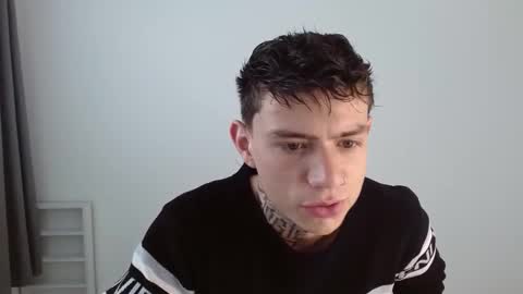 Snapshot of hot_teo_ chatting on 11/29/25, 12:08 Mateo online show from 11/29/25, 12:08