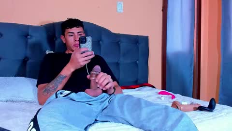 hot_twinks83 online show from 01/29/25, 01:49
