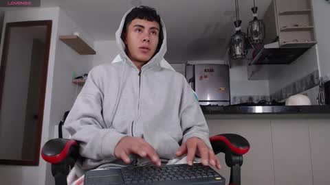 Snapshot of hot_twinks83 chatting on 10/13/25, 12:05 hot_twinks83 online show from 10/13/25, 12:05