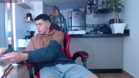 Snapshot of hot_twinks83 chatting on 10/22/25, 11:54 hot_twinks83 online show from 10/22/25, 11:54