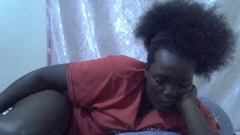 Snapshot of hot_zelinda chatting on 06/17/26, 12:02 hot_zelinda online show from 06/17/26, 12:02