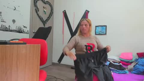 hotandfierylatinos online show from 01/14/25, 02:22