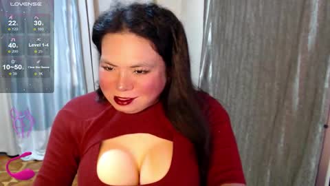 Snapshot of hotasian_mama chatting on 10/09/25, 07:17 Grace online show from 10/09/25, 07:17