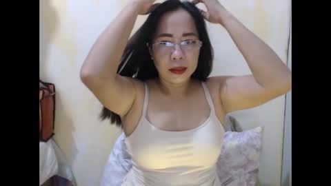 hotasianyue69 online show from 05/21/26, 04:25