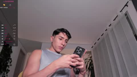 Snapshot of hotay_ chatting on 02/21/25, 03:01 Andrew xdres08 online show from 02/21/25, 03:01